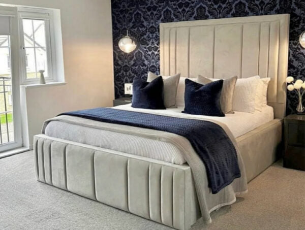 Luxury Buckingham Rest Upholstered Bed